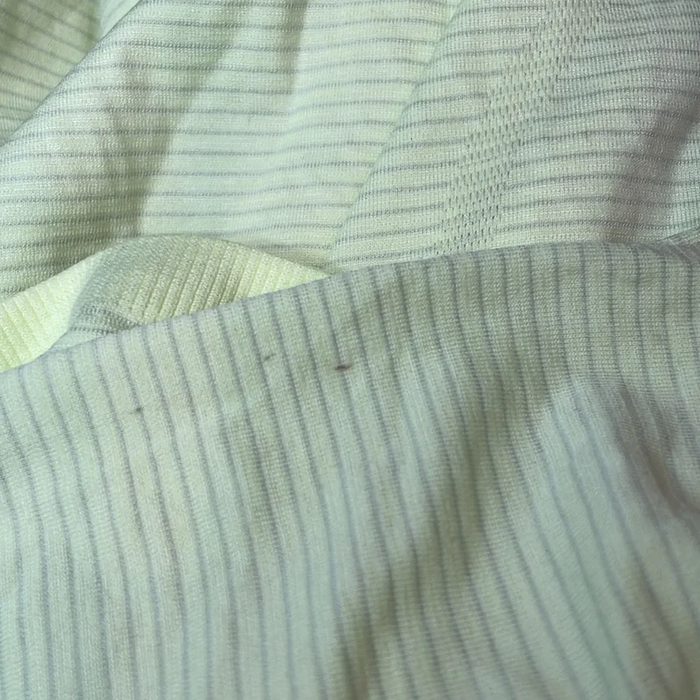 Lululemon Short Sleeve Swiftly Sz 6 in Lime Green - Picture 5 of 5